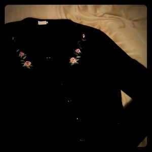 ♥️rose embroidered sweater